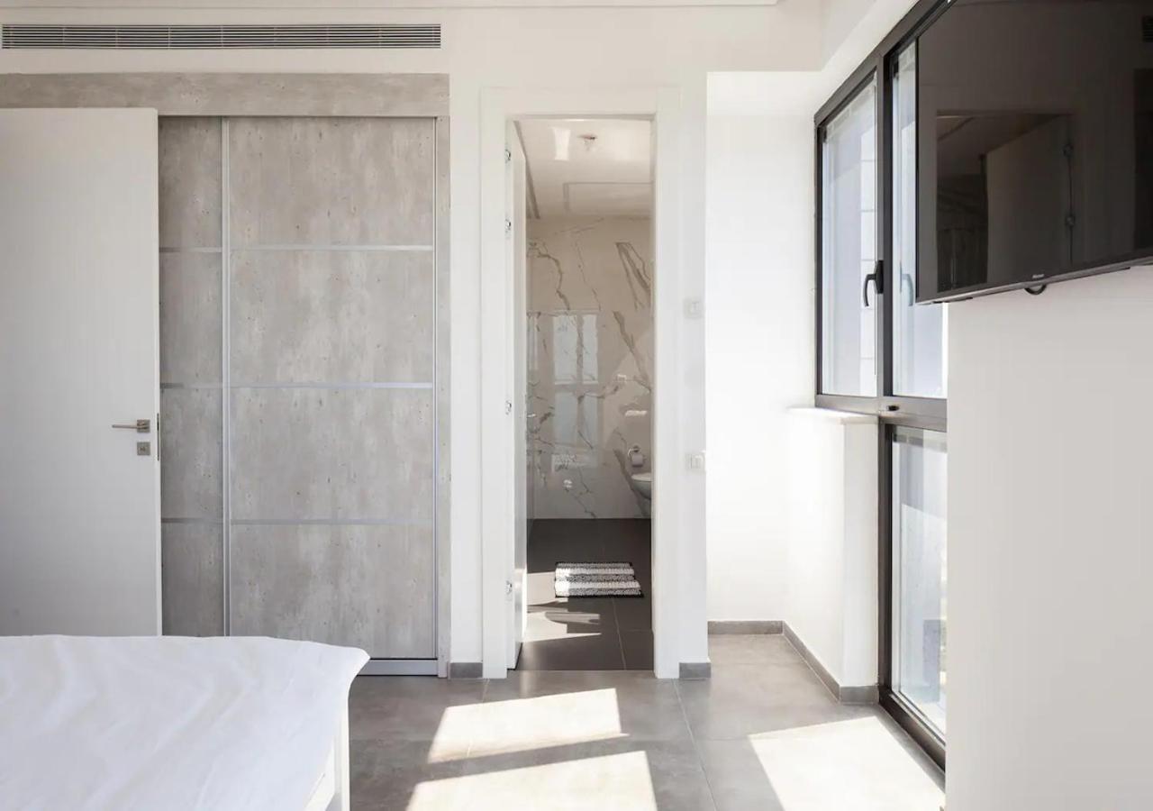 Apartmán Oַ&O Group- Luxury Penthouse Jacuzzi Sea 36 Floor Bat Jam Exteriér fotografie